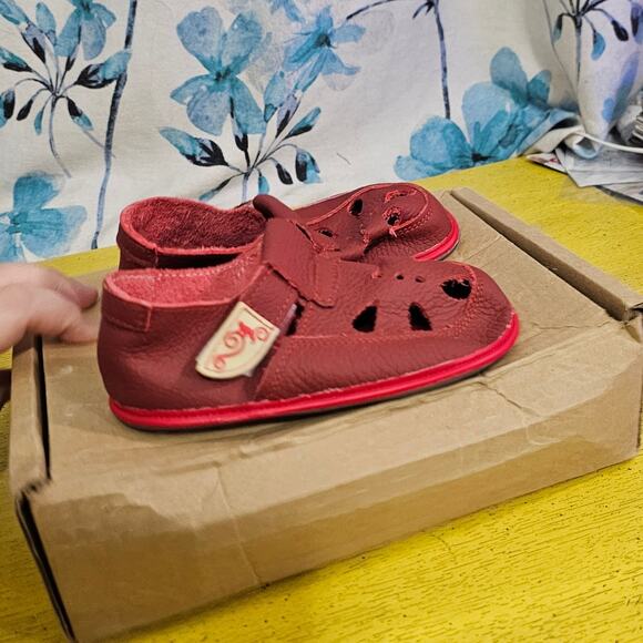 Magical Shoes Children's Barefoot Shoes Coco Red EU 26 US Kids 10 NEW NEVER WORN - Picture 5 of 7